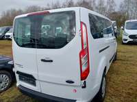 Pogled od pozadi desno