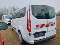 Pogled od pozadi levo