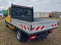 Pogled od pozadi levo