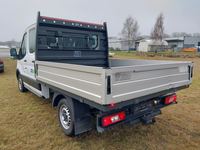 Pogled od pozadi levo