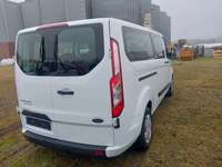 Pogled od pozadi desno