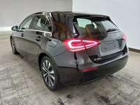 Pogled od pozadi levo