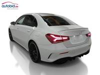 Vue de l’arrière gauche