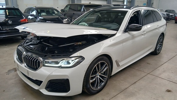 Вид спереди слева