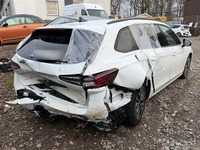 Pogled od pozadi desno