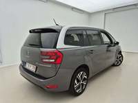 Pogled od pozadi desno