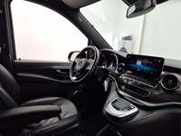 Вид на салон