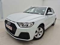 Pogled od napred levo