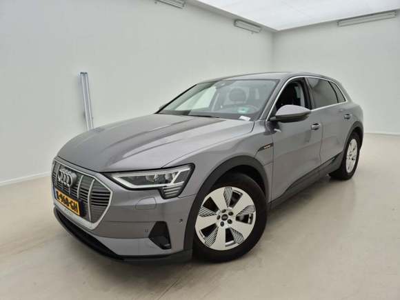 Pogled od napred levo