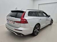 Pogled od pozadi desno