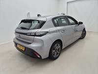 Pogled od pozadi desno