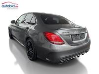 Vue de l’arrière gauche