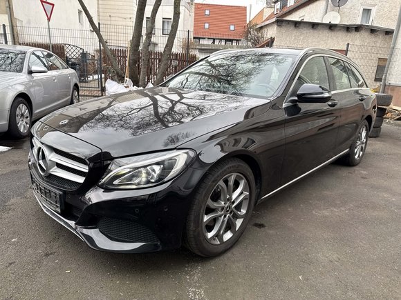 Vue de l’avant gauche