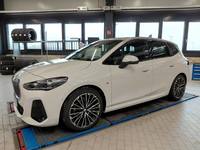 Pogled od napred levo