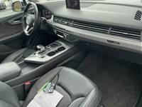 Вид на салон