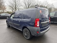 Vue de l’arrière gauche