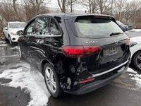 Vue de l’arrière gauche