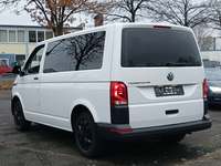 Vue de l’arrière gauche