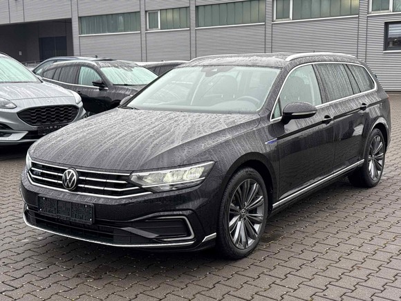 Pogled od napred levo