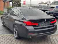 Pogled od pozadi levo