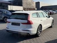 Pogled od pozadi desno