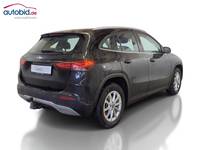 Skats no labās puses aizmugurē