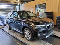 Pogled sprijeda desno