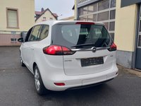 Pogled od pozadi levo