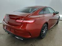 Pogled od pozadi desno