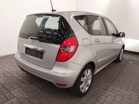 Vue de l’arrière droit