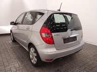 Vue de l’arrière gauche