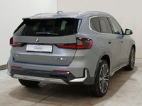 Pogled od pozadi desno