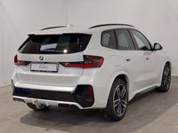 Pogled od pozadi desno