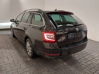 Widok z tyłu po stronie lewej