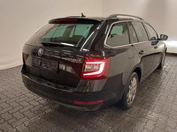 Widok z tyłu po stronie prawej