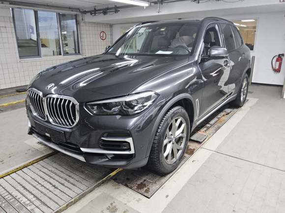 Pogled sprijeda lijevo