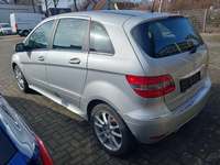 Pogled od pozadi levo