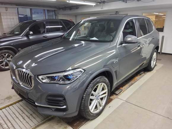 Pogled sprijeda lijevo