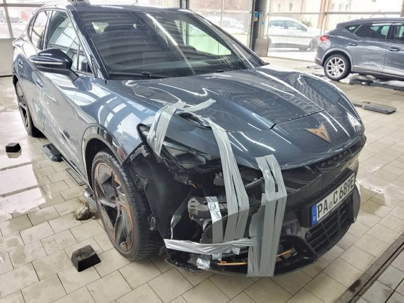 Náhled zpředu zleva