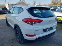 Pogled od pozadi levo