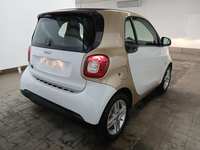 Pogled od pozadi desno