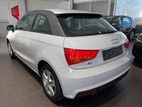 Вид сзади слева