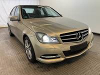 Pogled sprijeda desno