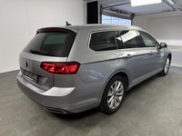 Pogled od pozadi desno