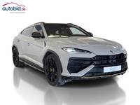 Skats no labās puses priekšā