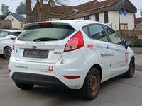 Pogled od pozadi desno