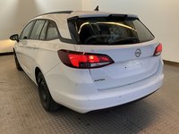 Vaade tagant vasakult