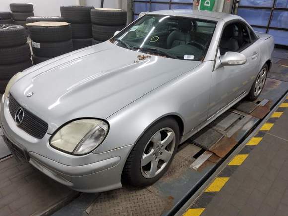 Náhled zpředu zleva