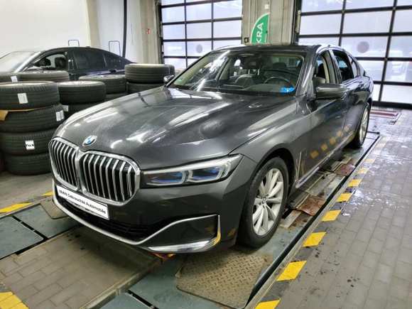 Náhled zpředu zleva