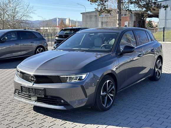 Pogled od napred levo